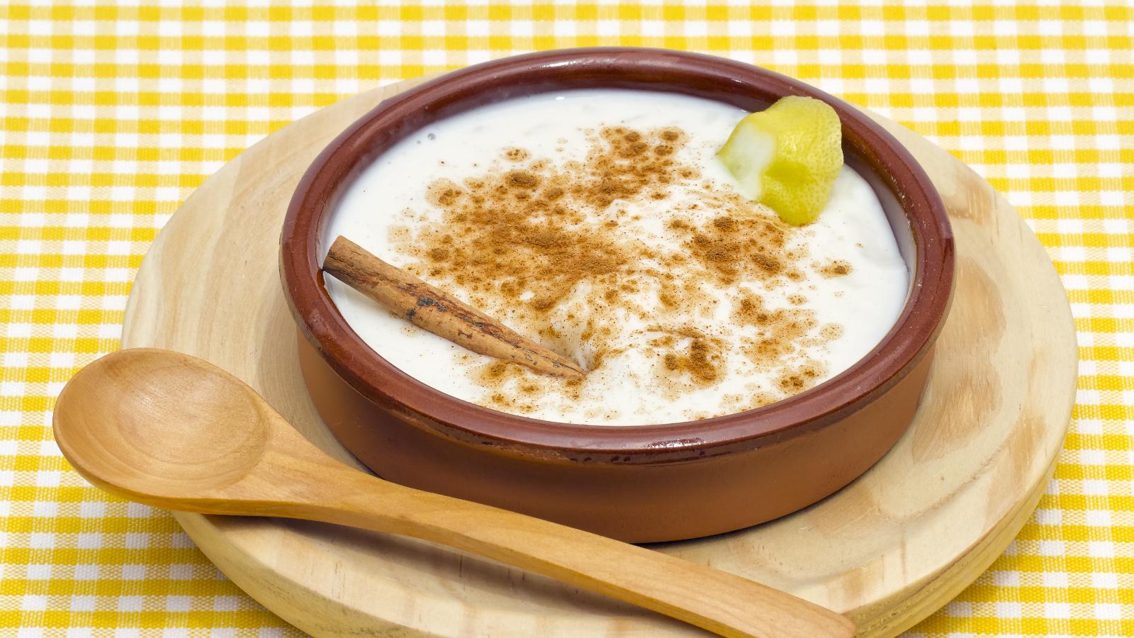 ARROZ CON LECHE (clásico, desnatado 0%), NATILLAS (clásicas, con chocolate blanco), FLANES (queso, chocolate, café..)