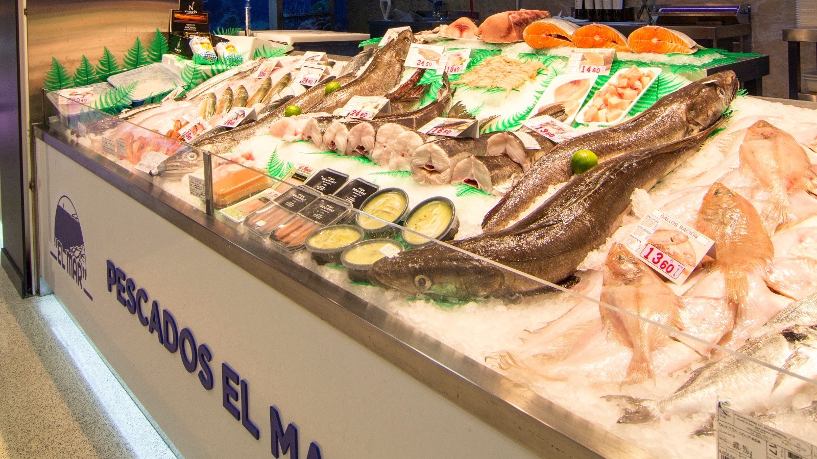 Gran variedad en pescados y mariscos