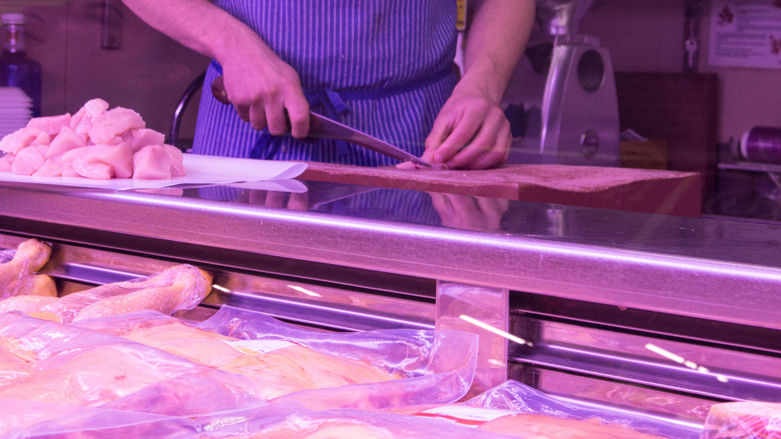 Producto de primera calidad. Deshuesado y relleno de aves