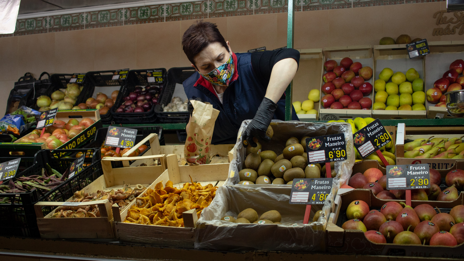 2º generación de empresa dedicada a la comercialización de frutas y verduras frescas.