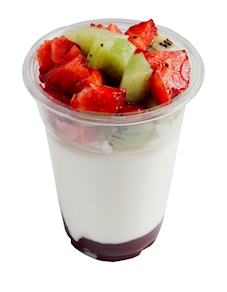 Yogurt casero con mermelada de fresa y fruta natural, 1 unidad, 230 gramos