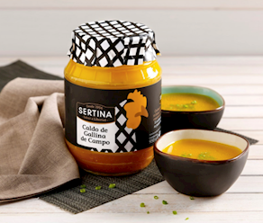 Caldo de gallina de campo y pollo certificado. 950 gr. Aprox.